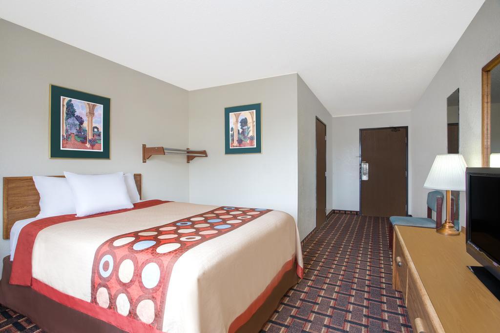 Super 8 By Wyndham Douglas Ngoại thất bức ảnh